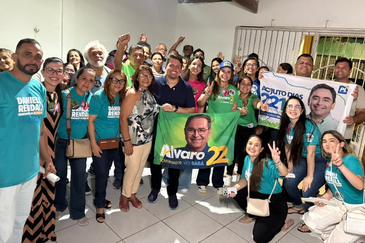 Foto da notícia: Daniel Rendall reforça apoio à reeleição de Adjuto Dias em reuniões com lideranças