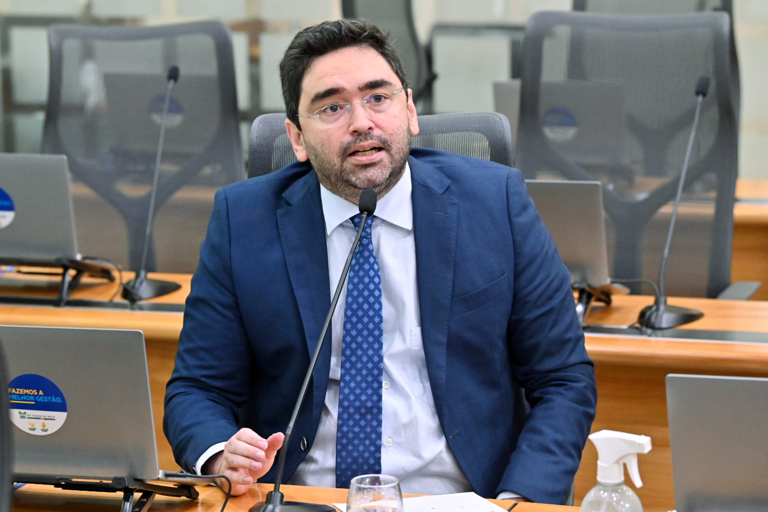Foto da notícia: São 27 aumentos de impostos em 36 meses de governo do PT”, criticou o Deputado Estadual Adjuto Dias ao falar da nova taxação de energia solar