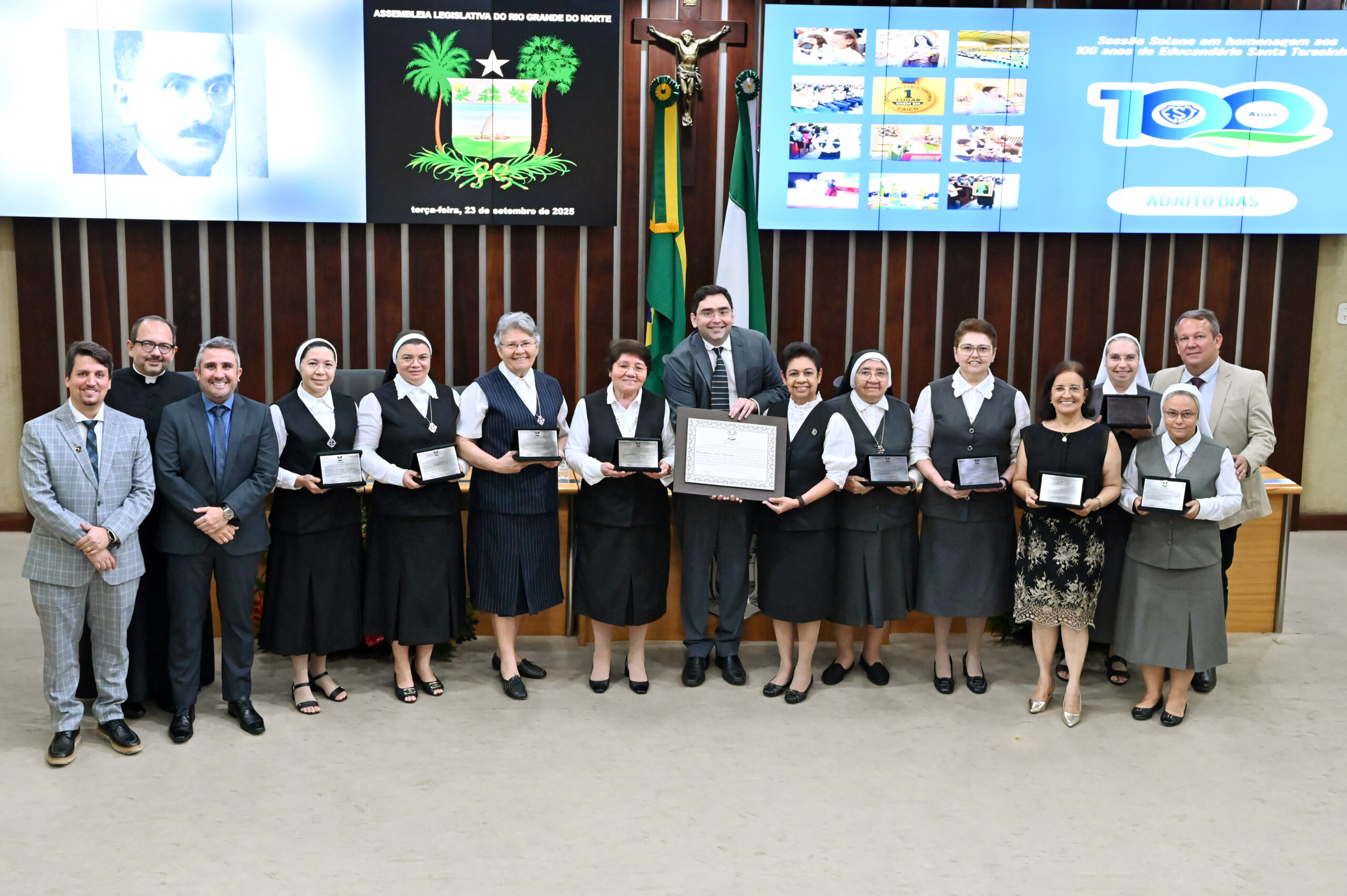 Imagem relacionada a: Deputado Adjuto Dias homenageia o Educandário Santa Teresinha de Caicó na Assembleia Legislativa pelo seu centenário