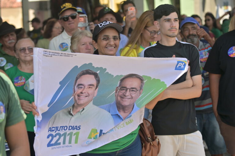 Foto da cobertura: Adjuto Dias amplia parceria com Ipueira ao lado do Prefeito Ademir, do Vice Antônio Pessoa e lideranças locais
