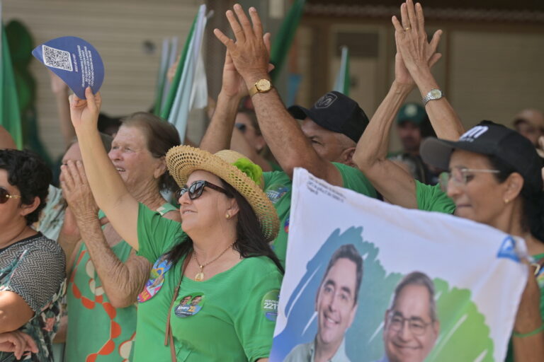 Foto da cobertura: Adjuto Dias amplia parceria com Ipueira ao lado do Prefeito Ademir, do Vice Antônio Pessoa e lideranças locais
