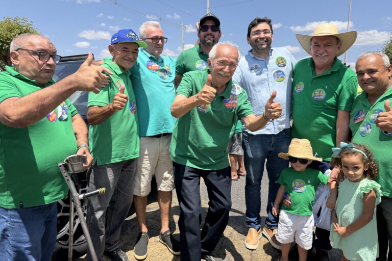 Foto da cobertura: Adjuto Dias fortalece diálogo com São João do Sabugi ao lado do Prefeito Aníbal, de vereadores e lideranças do município