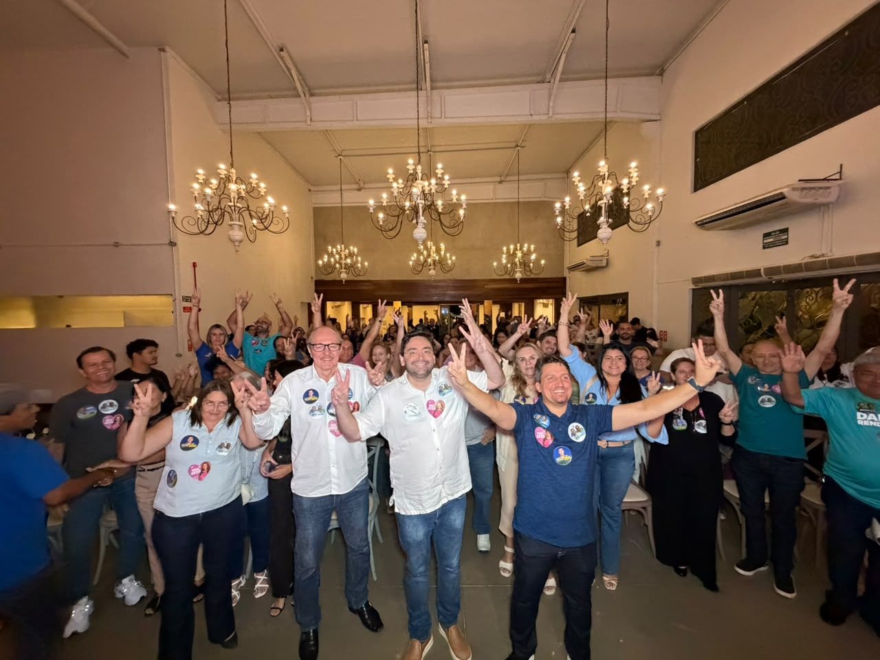 Foto da notícia: Em reunião com professores e gestores, deputado Adjuto Dias reforça compromisso com a Educação