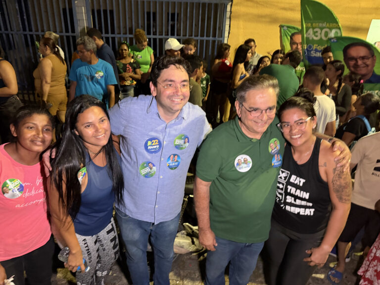 Foto da cobertura: Adjuto Dias participa de encontro nas Quintas organizado por Erick Natalense ao lado de Álvaro Dias