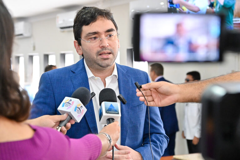 Foto da cobertura: Por iniciativa de Adjuto Dias, audiência pública debate falta de insumos no Hospital Regional do Seridó