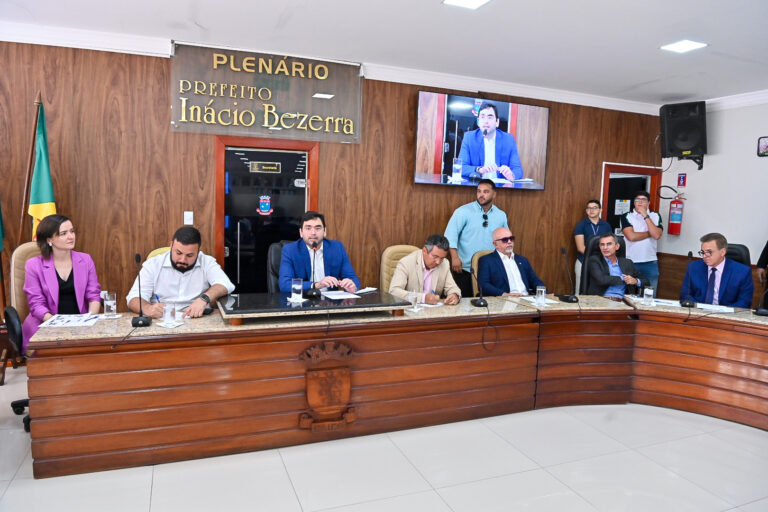 Foto da cobertura: Por iniciativa de Adjuto Dias, audiência pública debate falta de insumos no Hospital Regional do Seridó