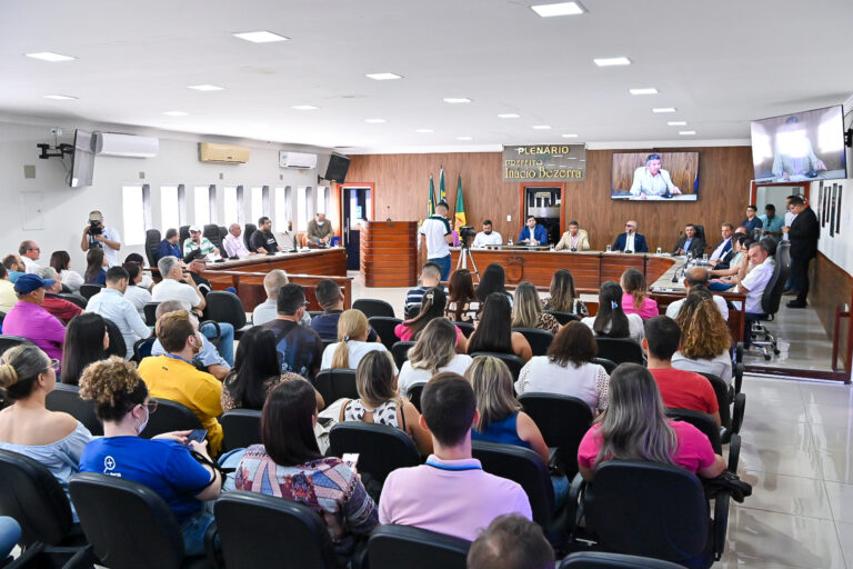 Foto da cobertura: Por iniciativa de Adjuto Dias, audiência pública debate falta de insumos no Hospital Regional do Seridó