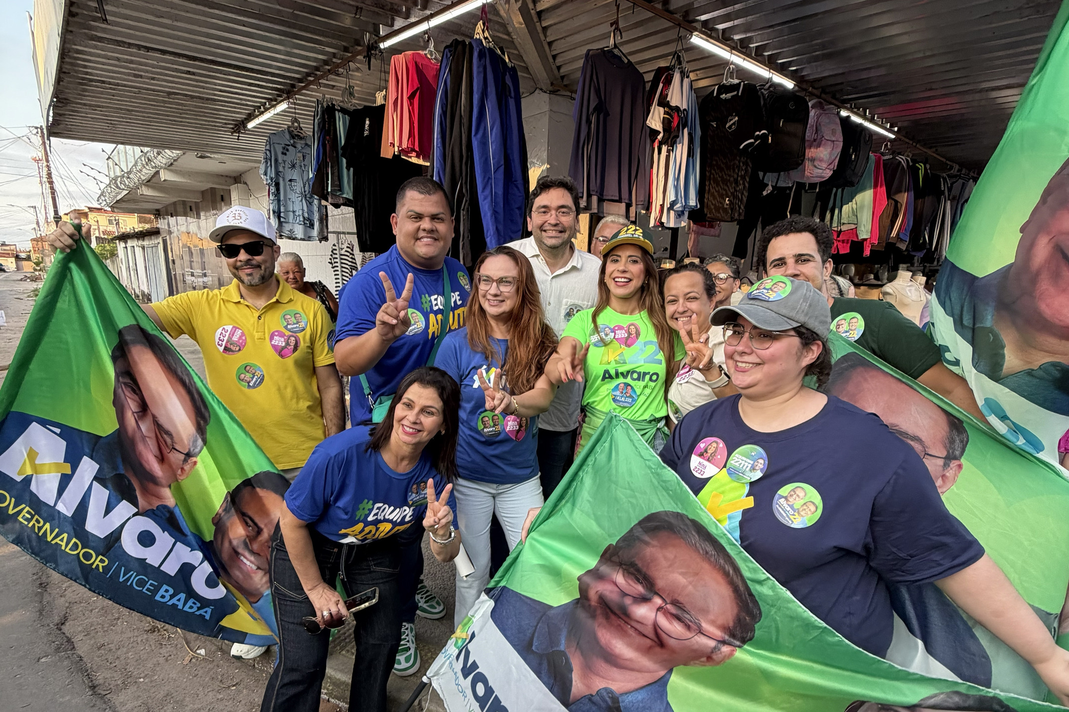 Foto da notícia: Adjuto Dias participa da Onda 22 no Nova Natal ao lado do Prefeito Paulinho Freire, da Vice-Prefeita Joanna Guerra, de vereadores e lideranças comunitárias