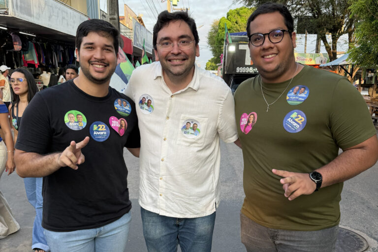 Foto da cobertura: Adjuto Dias participa da Onda 22 no Nova Natal ao lado do Prefeito Paulinho Freire, da Vice-Prefeita Joanna Guerra, de vereadores e lideranças comunitárias