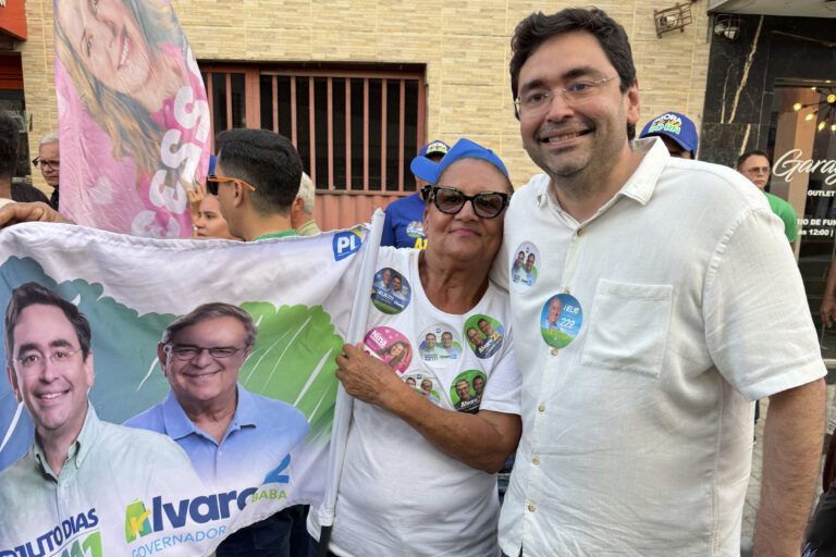 Foto da cobertura: Adjuto Dias participa da Onda 22 no Nova Natal ao lado do Prefeito Paulinho Freire, da Vice-Prefeita Joanna Guerra, de vereadores e lideranças comunitárias