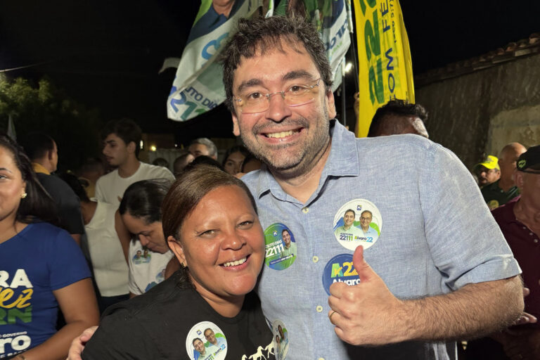 Foto da cobertura: Adjuto Dias participa de encontro político em Ipanguaçu ao lado do prefeito Jefferson Santos, do senador Rogério Marinho e do presidente da Câmara Josimar Lopes