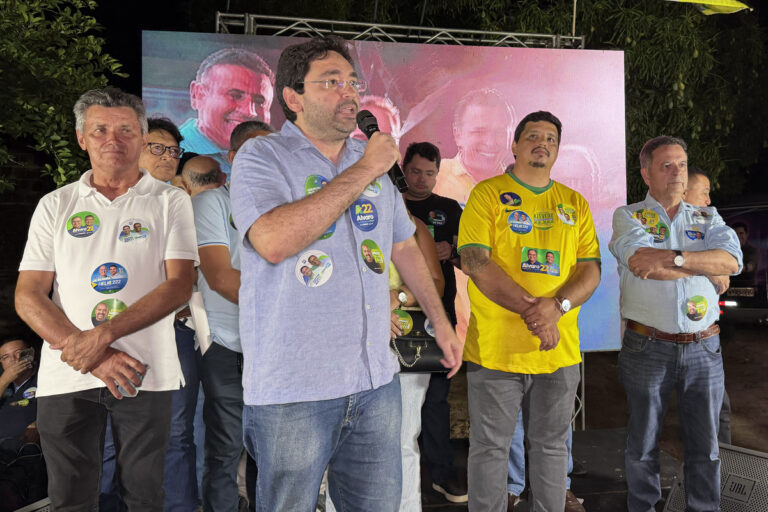 Foto da cobertura: Adjuto Dias participa de encontro político em Ipanguaçu ao lado do prefeito Jefferson Santos, do senador Rogério Marinho e do presidente da Câmara Josimar Lopes