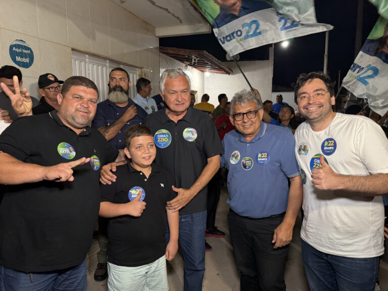 Foto da cobertura: Em Lagoa Nova, Adjuto Dias fortalece parceria com prefeito Iranildo e destaca ações pelo município