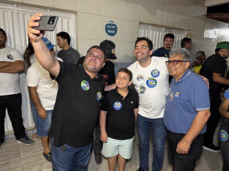 Foto da cobertura: Em Lagoa Nova, Adjuto Dias fortalece parceria com prefeito Iranildo e destaca ações pelo município