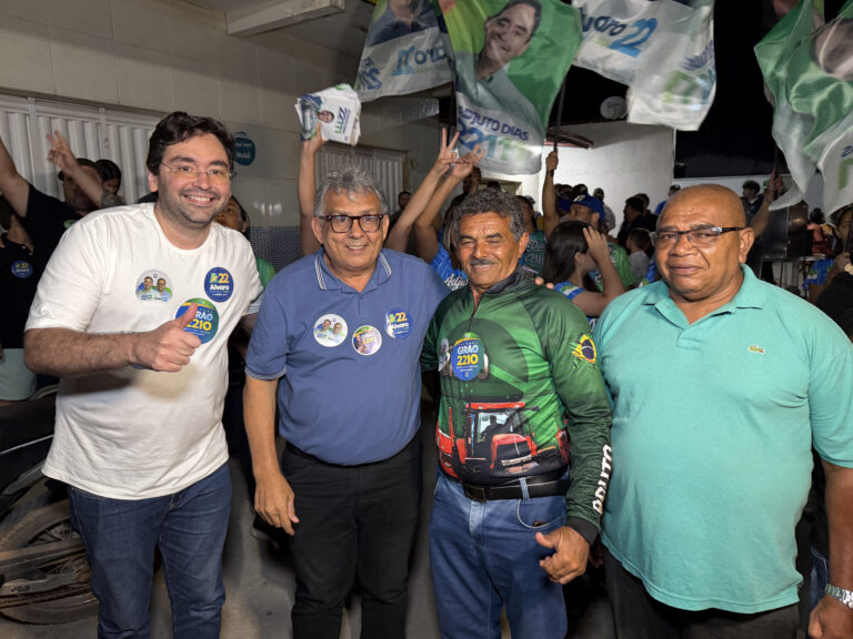Foto da cobertura: Em Lagoa Nova, Adjuto Dias fortalece parceria com prefeito Iranildo e destaca ações pelo município