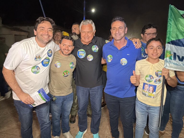 Foto da cobertura: Em Lagoa Nova, Adjuto Dias fortalece parceria com prefeito Iranildo e destaca ações pelo município
