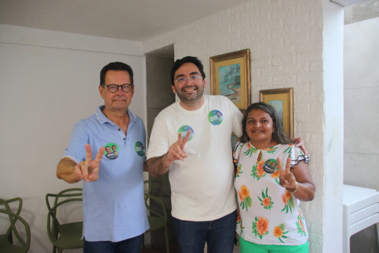 Foto da cobertura: Adjuto Dias se reúne com lideranças de Currais Novos e reforça compromisso com o município