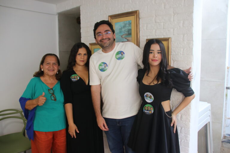 Foto da cobertura: Adjuto Dias se reúne com lideranças de Currais Novos e reforça compromisso com o município