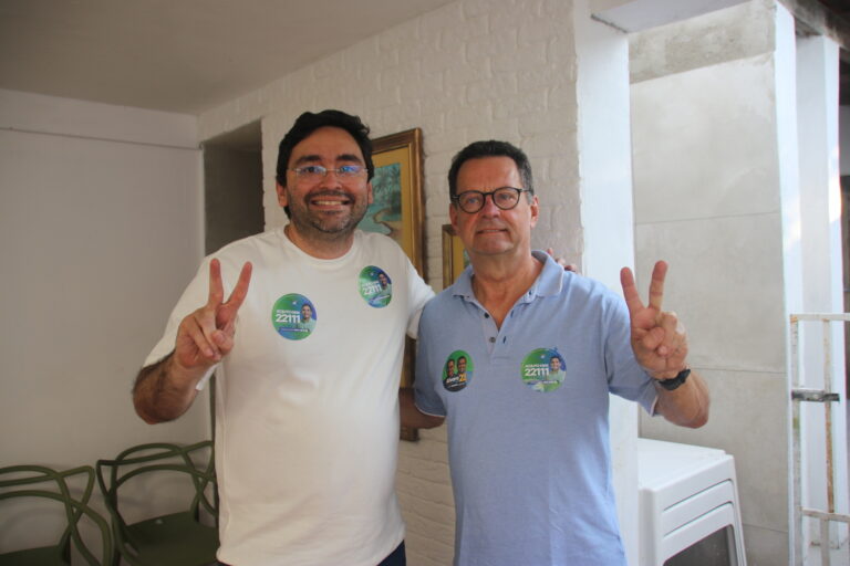 Foto da cobertura: Adjuto Dias se reúne com lideranças de Currais Novos e reforça compromisso com o município