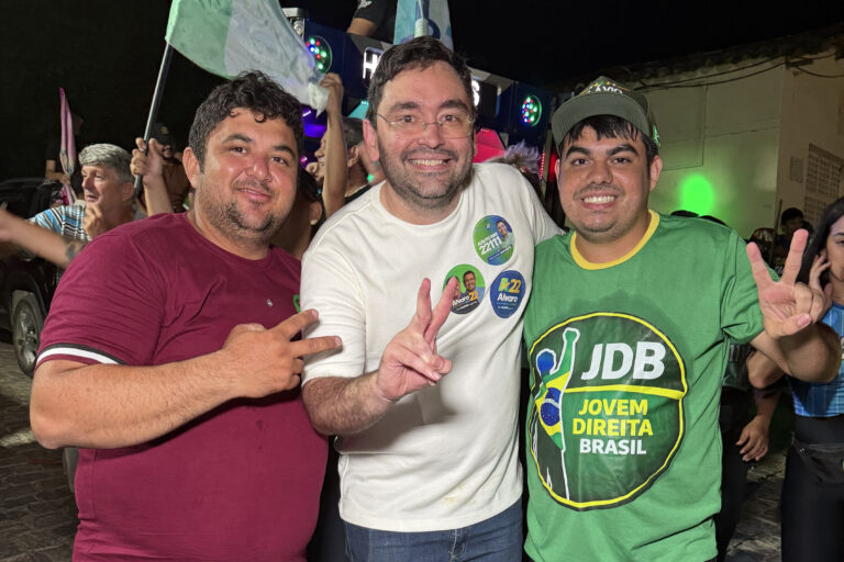 Foto da cobertura: Mobilização de Adjuto Dias em Caicó se transforma em passeata