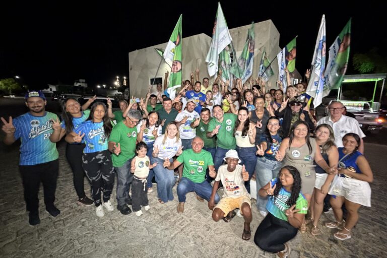 Foto da cobertura: Adjuto Dias participa de caminhada em São Fernando ao lado de amigos e lideranças do Seridó