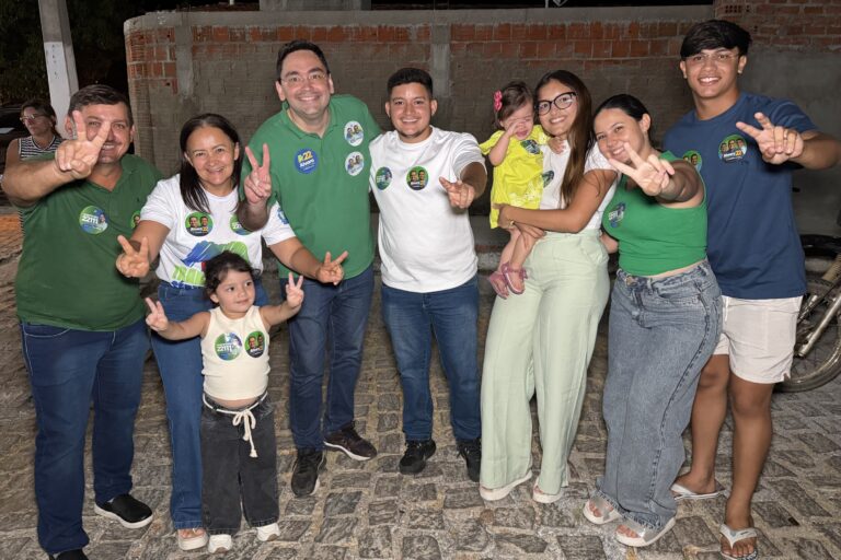 Foto da cobertura: Adjuto Dias participa de caminhada em São Fernando ao lado de amigos e lideranças do Seridó