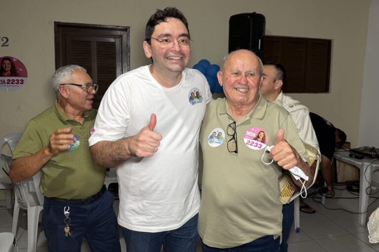 Foto da cobertura: Adjuto Dias recebe apoio de lideranças e moradores durante encontro na Zona Oeste