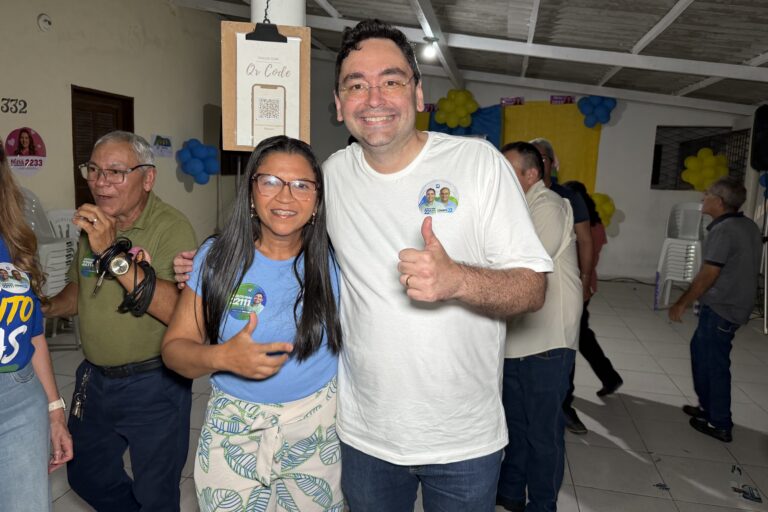 Foto da cobertura: Adjuto Dias recebe apoio de lideranças e moradores durante encontro na Zona Oeste