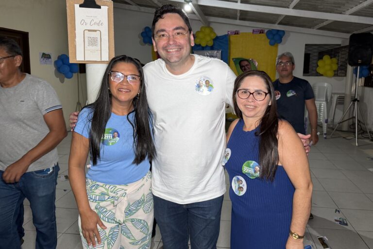 Foto da cobertura: Adjuto Dias recebe apoio de lideranças e moradores durante encontro na Zona Oeste