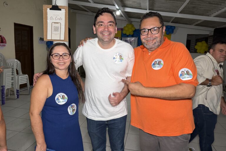 Foto da cobertura: Adjuto Dias recebe apoio de lideranças e moradores durante encontro na Zona Oeste