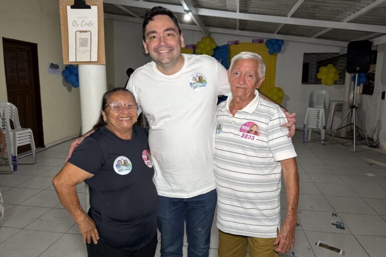 Foto da cobertura: Adjuto Dias recebe apoio de lideranças e moradores durante encontro na Zona Oeste