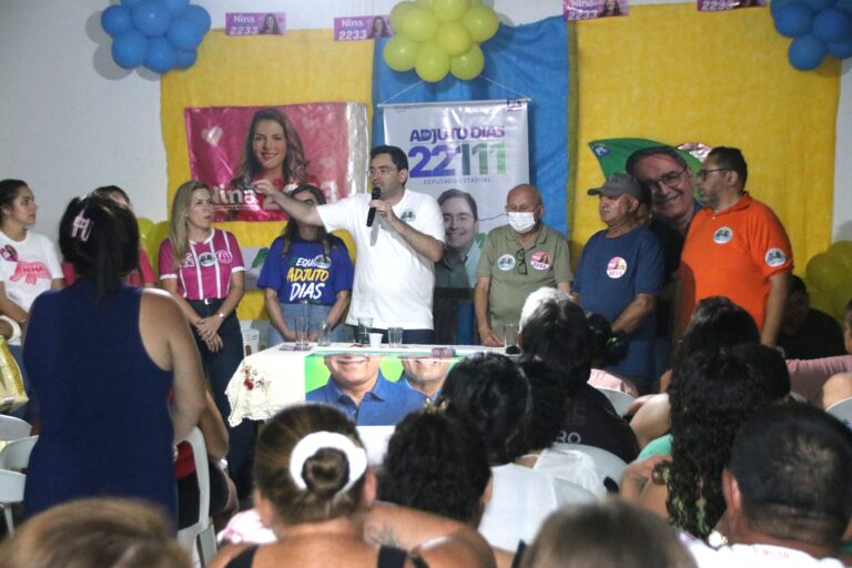 Foto da cobertura: Adjuto Dias recebe apoio de lideranças e moradores durante encontro na Zona Oeste