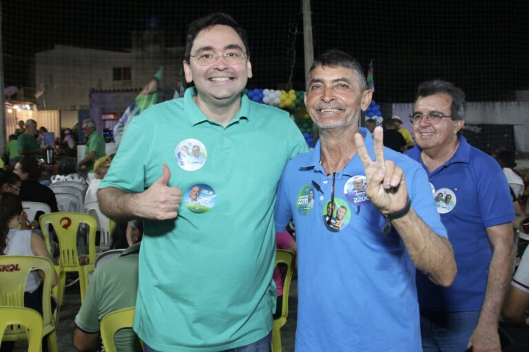 Foto da cobertura: Adjuto Dias se reúne com ex vereador Aluísio Feitosa em Mossoró