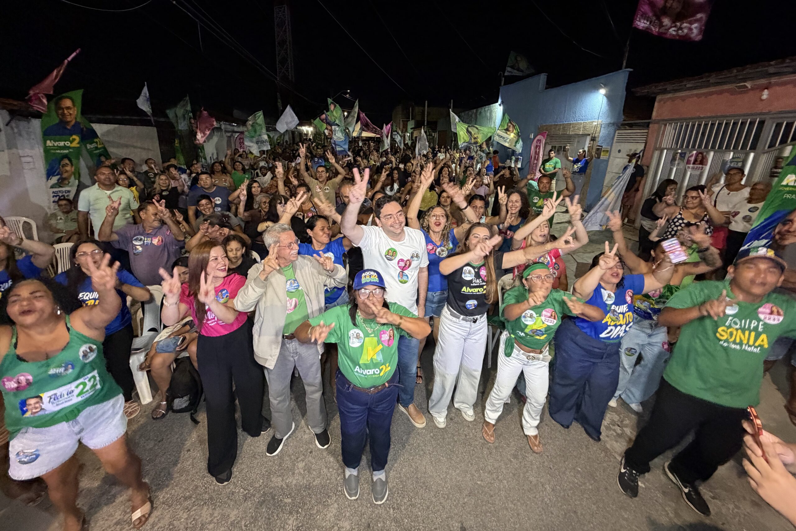 Foto da notícia: Sônia do Nova Natal mobiliza Zona Norte em grande encontro com Adjuto Dias