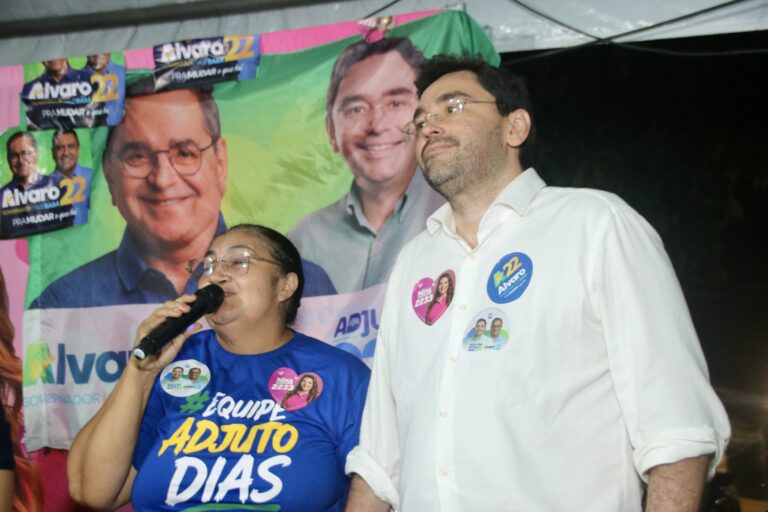 Foto da cobertura: Adjuto Dias participa de encontro da Irmã Gil com presença de Álvaro Dias e Joanna Guerra