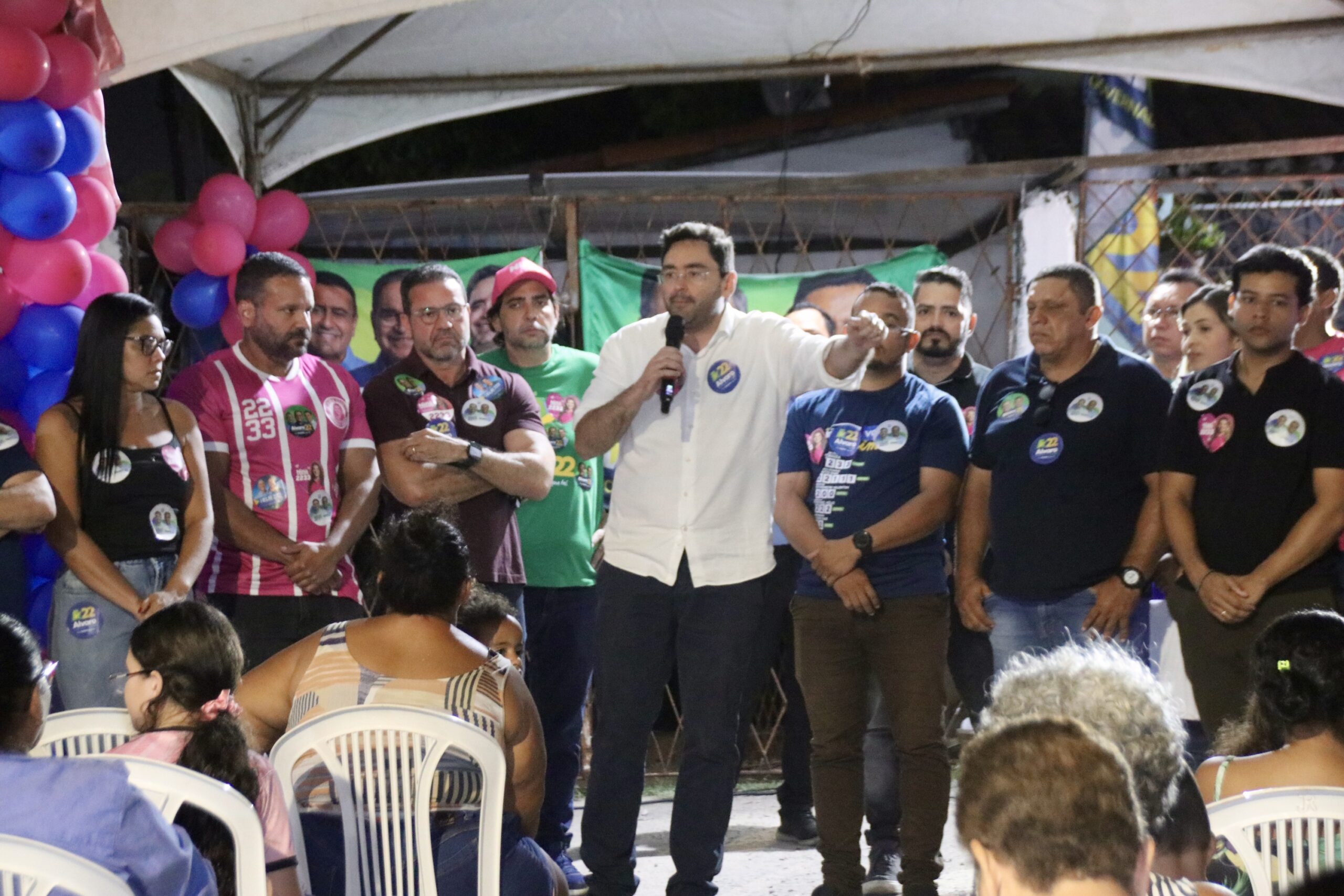 Foto da notícia: Adjuto Dias participa de reunião no Passo da Pátria ao lado do vereador Irapoã Nóbrega