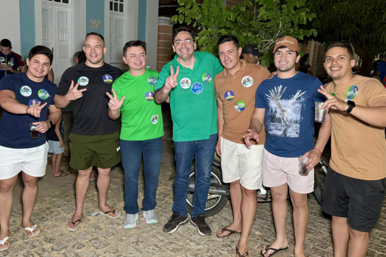 Foto da cobertura: Em Jardim do Seridó, Adjuto Dias participa de mobilização ao lado de Silvana de Lalá e lideranças