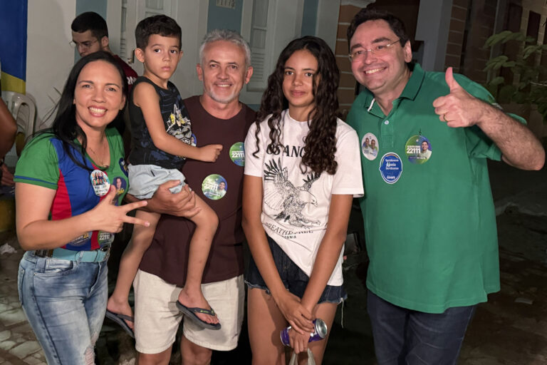 Foto da cobertura: Em Jardim do Seridó, Adjuto Dias participa de mobilização ao lado de Silvana de Lalá e lideranças