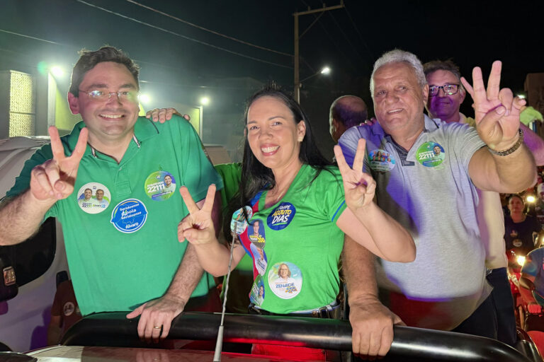 Foto da cobertura: Em Jardim do Seridó, Adjuto Dias participa de mobilização ao lado de Silvana de Lalá e lideranças