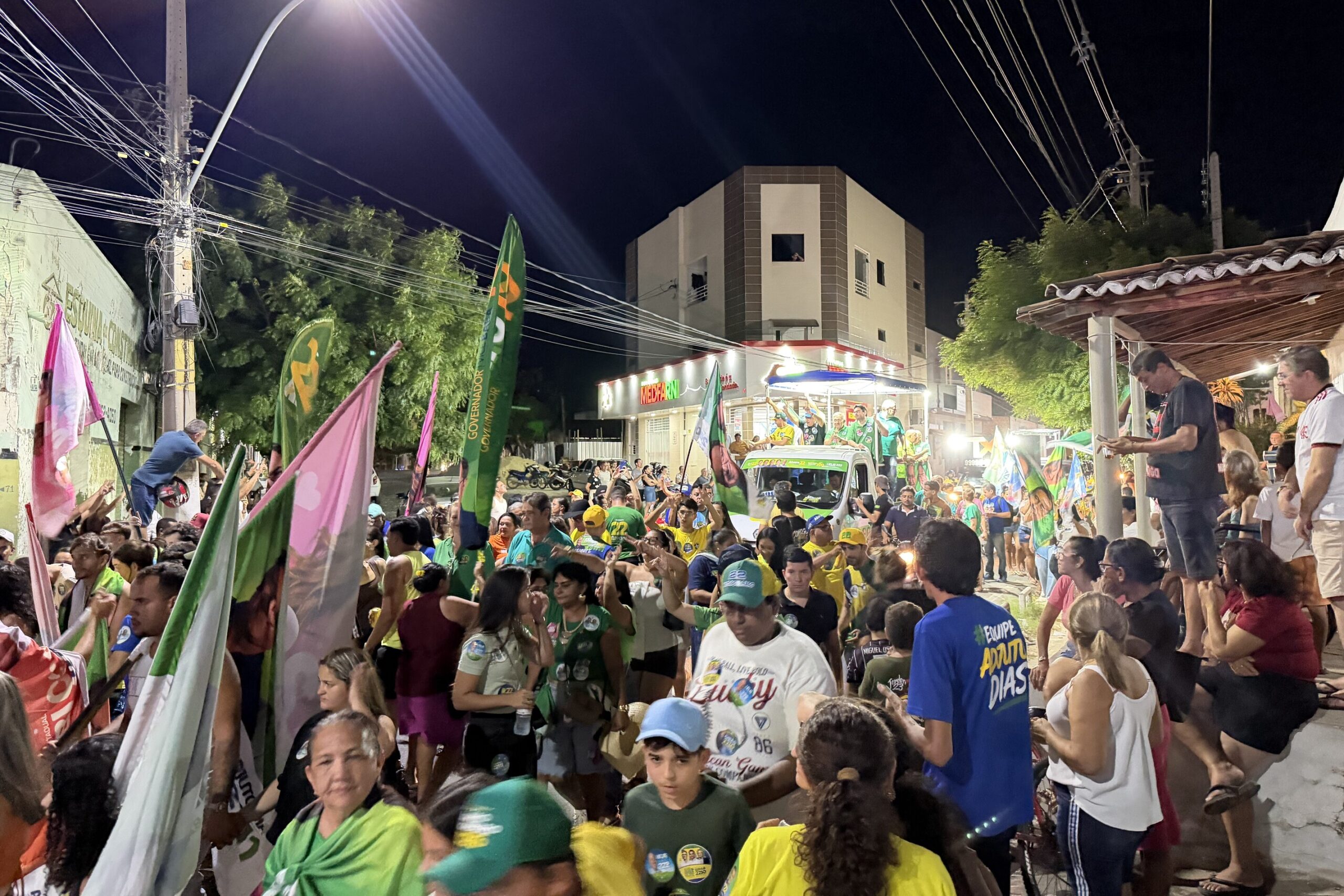 Foto da notícia: Passeata do Trabalhador reúne grande mobilização em Caicó em apoio a Álvaro e Adjuto Dias