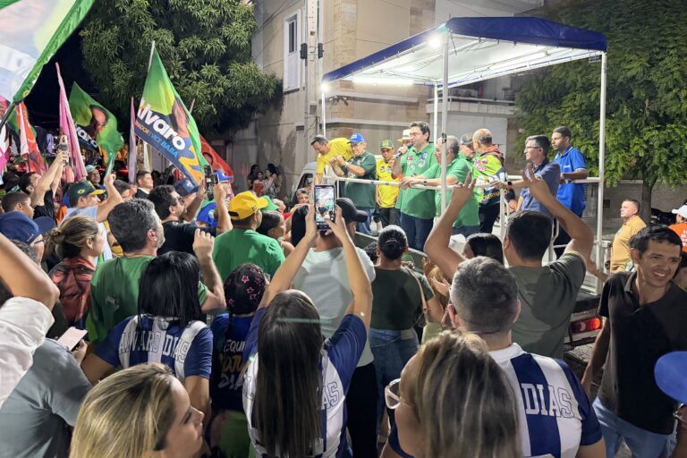 Foto da cobertura: Passeata do Trabalhador reúne grande mobilização em Caicó em apoio a Álvaro e Adjuto Dias