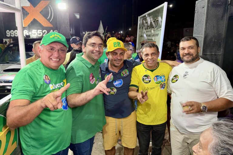 Foto da cobertura: Passeata do Trabalhador reúne grande mobilização em Caicó em apoio a Álvaro e Adjuto Dias